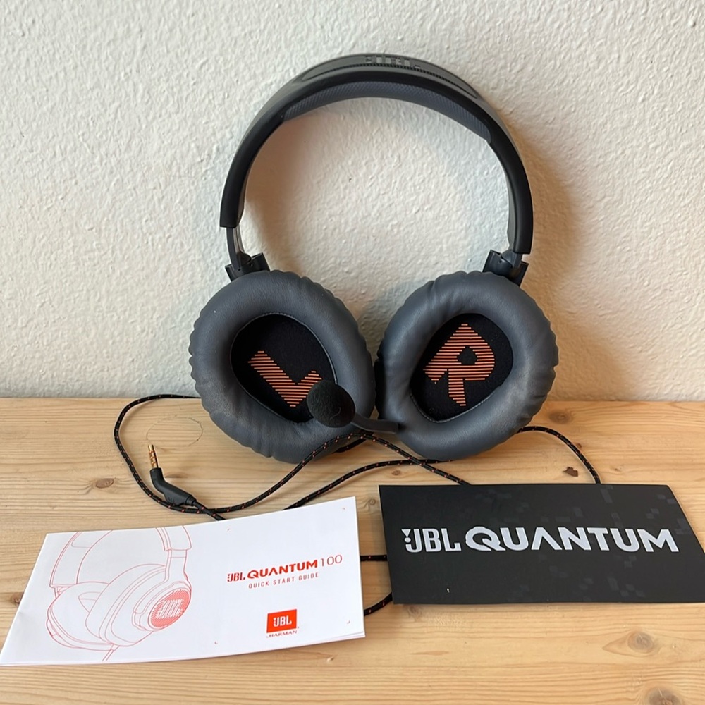 JBL Slightly used Headset
